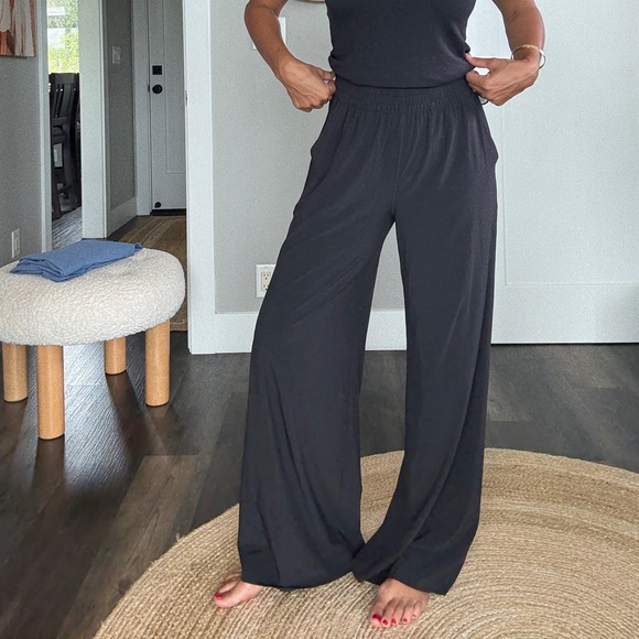 Vuori Pants - Vuori Villa Wideleg Pant — NEW